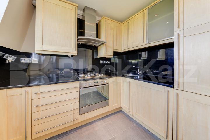 Top Floor 1 bedroom property only a short walk to Upper Holloway Station Tollington Way  , Holloway